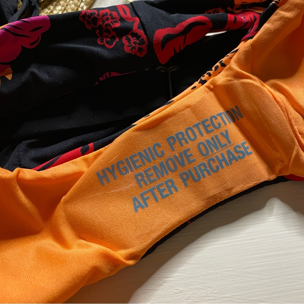 Billabong x Seafolly ๐บ Black Kenzley Bikini Top | Cheeky Floral Bottoms ๐๏ธ๐ - Picture 12 of 15